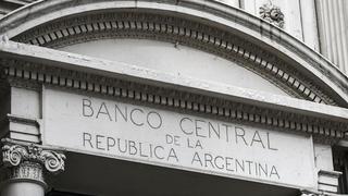 Argentina endurece acceso a importaciones ante escasez de divisas