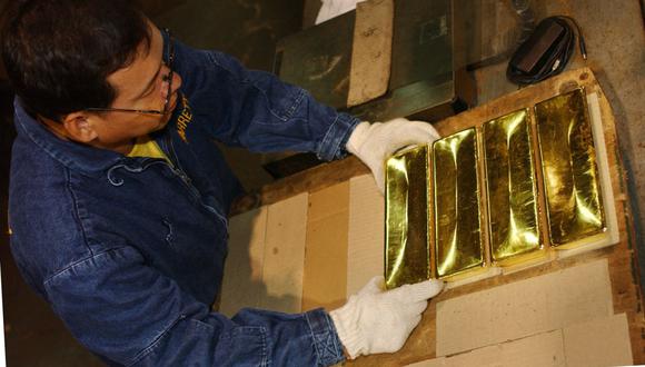 El oro ha promediado US$ 1,854 la onza en lo que va del año. (Photo by ROMEO GACAD / AFP)