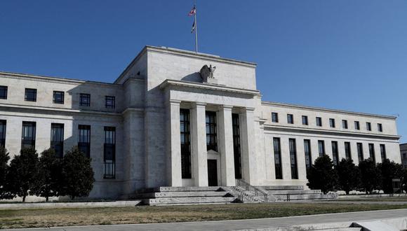 FILE PHOTO: Federal Reserve Board building on Constitution Avenue is pictured in Washington, U.S., March 19, 2019. REUTERS/Leah Millis/File Photo/File Photo