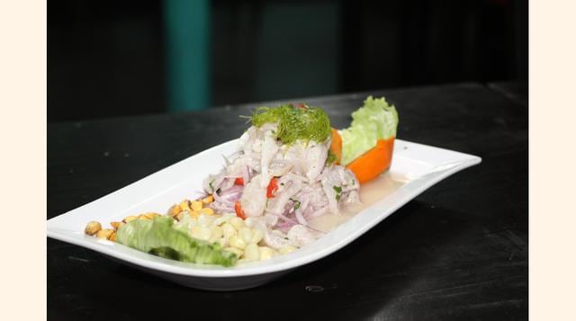 Comerse Lima a bocados. En Lima la vida gira en torno a la comida. Ciudad costera, propone múltiples opciones –desde puestos callejeros a locales de alta cocina- que, sin excepción, ofrecen exquisitas interpretaciones de la cocina de fusión peruana y de s