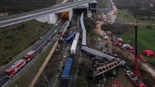 Huelga y protestas tras tragedia ferroviaria que dejó 57 muertos en Grecia