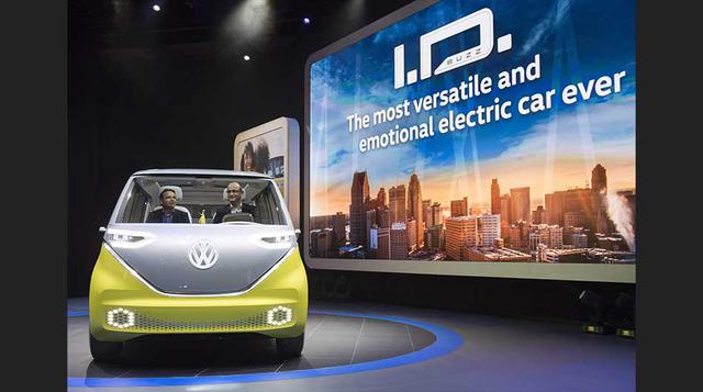 “Queremos volver a encender el amor de Estados Unidos por Volkswagen”, dijo Diess en un discurso tarde el domingo en Detroit antes de la apertura del Salón Internacional del Automóvil de Norteamérica, donde se exhibirá el I.D. Buzz. “Estamos resueltos a c