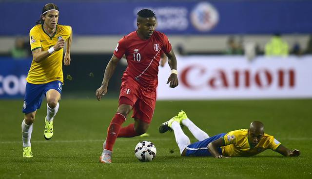 Jefferson Farfán |Ricardo Gareca ya informó que esperará hasta el último minuto a Farfán. De ser así, sería uno de los titulares en esta escuadra. Transfermarkt.es  estima que la ‘Foquita’ cuesta más de 13 millones de dólares. (AFP)