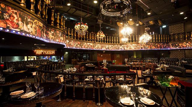 The Act: Ubicado en el Hotel Shangri, este restaurante permanece abierto de domingo a jueves entre las 8:30 p.m a 3 a.m.