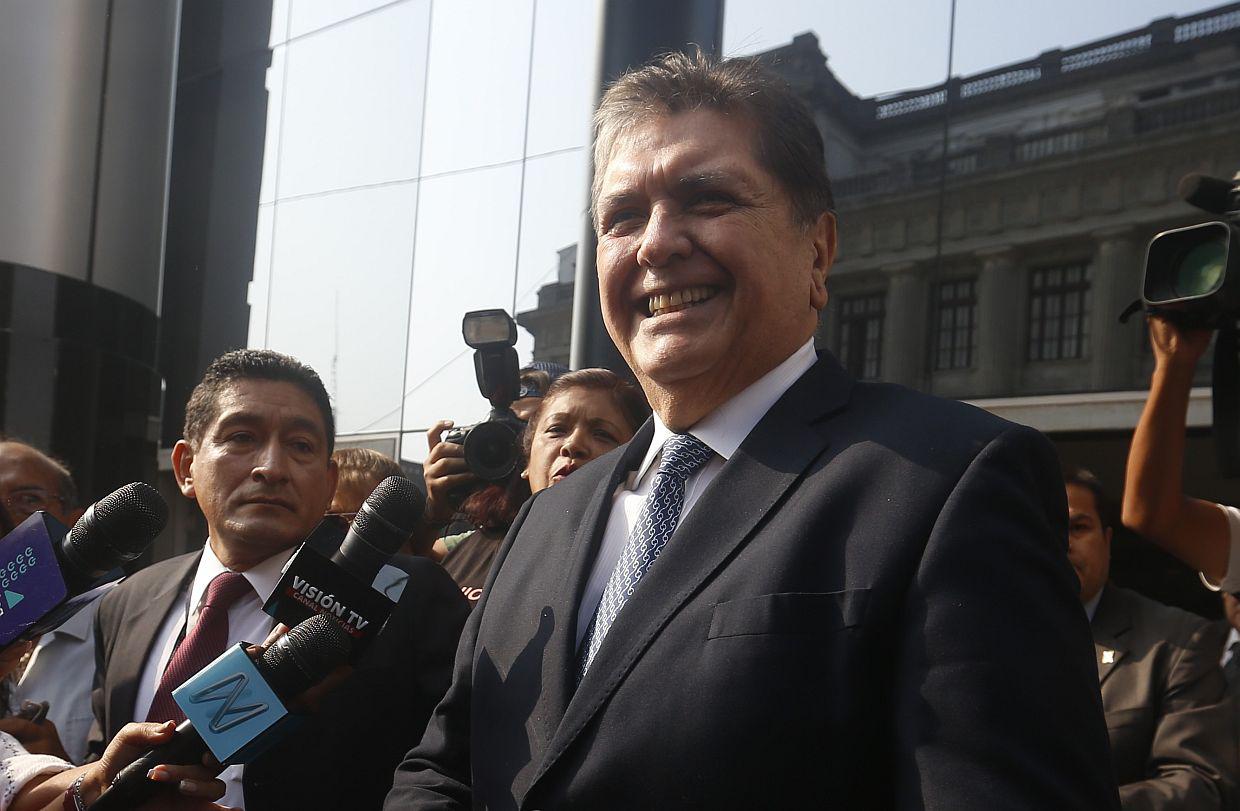 El ex presidente Alan García dio un discurso ante compañeros de su partido, el Apra, en una casa en La Molina. (Foto: USI)