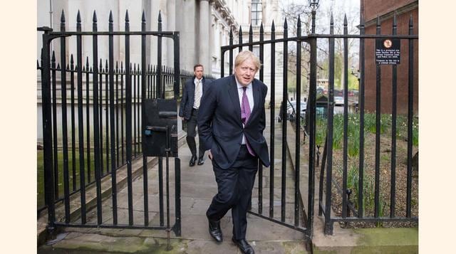 Boris Johnson, 52 años: El chico que siempre regresa. Propenso a meter la pata, Boris uno de los pocos políticos conocidos por su nombre sigue siendo una figura popular y en el pasado no ha ocultado su ambición de ser primer ministro algún día. Inmediatam