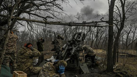 Francia anuncia apoyo a las fuerzas armadas ucranianas, como el suministro de sistemas de armas, municiones, medios de defensa antiaérea y artillería. (Foto de Aris Messinis / AFP)
