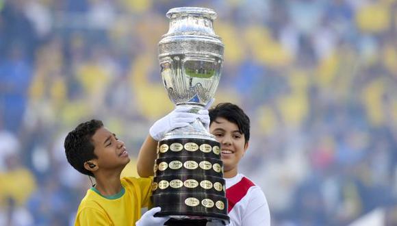 La CONMEBOL sostiene la idea original de realizar el torneo por primera vez en dos sedes designadas, Argentina y Colombia, dijo una fuente del balompie regional. (Foto: AFP).