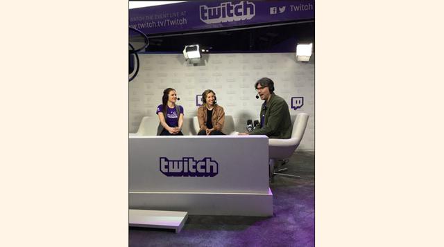 Para los medios, el eSport también significa una revolución. Los portales especializados desarrollados por y para "gamers" en la década de 2000 cambiaron de escala, al igual que la plataforma de difusión de videojuegos Twitch, comprada por el gi