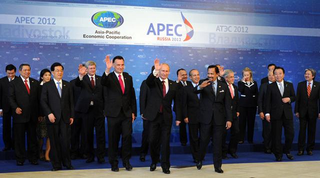 No hay nada más aburrido que el traje y corbata. Con razón Rusia ocupa el último lugar del ranking con esta 'foto de grupo' de la cumbre que organizó en el 2012.