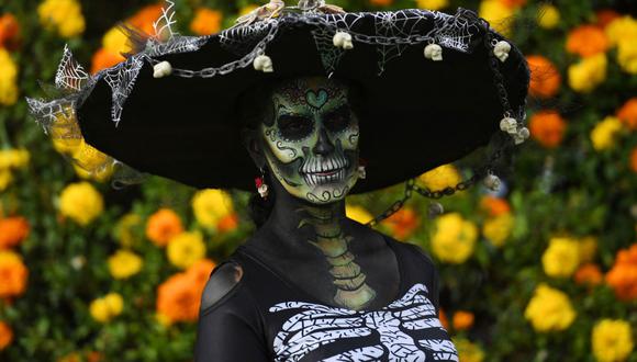 En el desfile de Día de Muertos habrá carros alegóricos, catrinas y más (Foto referencial: Mark Ralston / AFP)