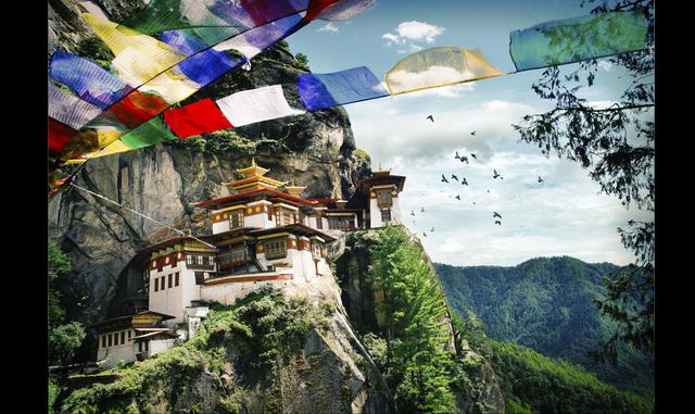 Foto 11 | BUTÁN. Está localizado en el sur de Asia, en el extremo este del Himalaya. Es un pequeño país aislado conocido por el budismo, la paz y tranquilidad de los pueblos. Fue el último país del mundo en tener televisión, lo cual demuestra de lo aislados que están del resto del planeta.