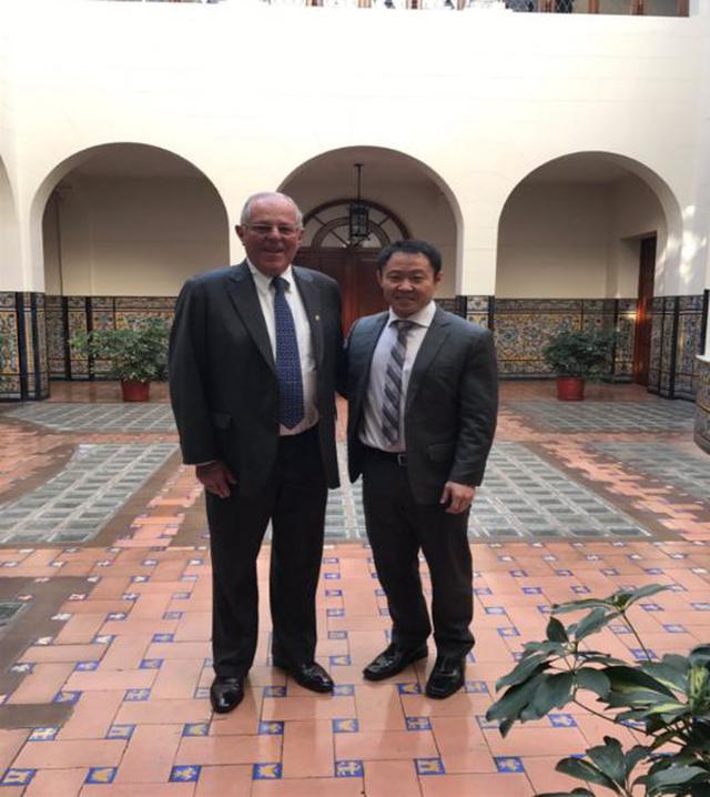 FOTO 7 | Kenji agradeció la sencillez del presidente Kuczynski por permitirle hacer el recorrido.