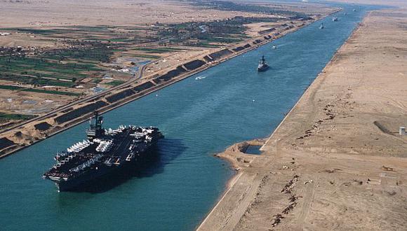 Canal de Suez es una fuente de ingresos para el Estado egipcio. (Internet)