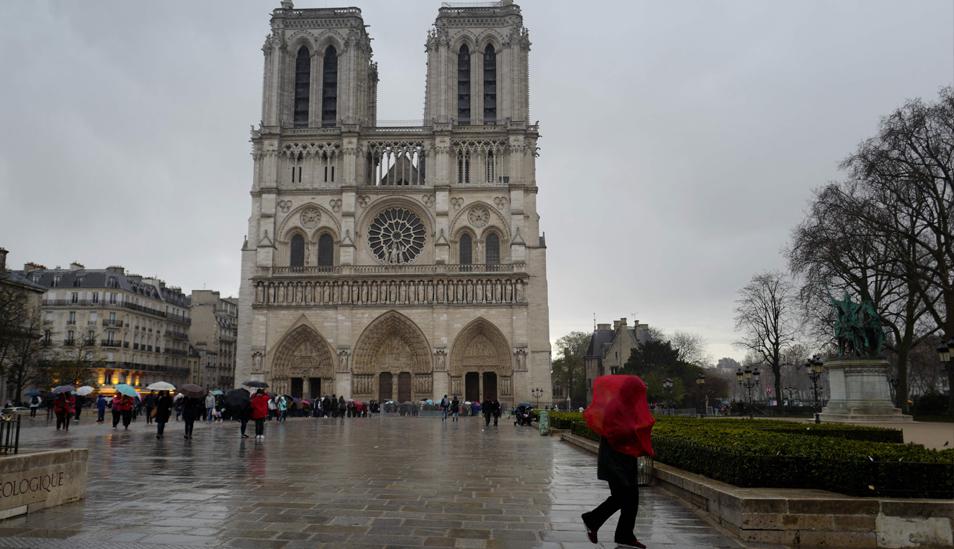 FOTO 8 | En setiembre del 2016, cerca de este símbolo de la ciudad, fue hallado un coche cargado con botellas de gas. Un comando de tres mujeres militantes del grupo yihadista Estado Islámico, lo había dejado allí.
 (Foto: AFP)