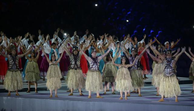 Decenas de personas participaron en las diferentes danzas típicas del Perú. (Jesús Saucedo/GEC)