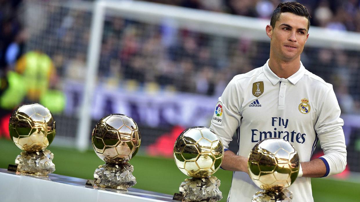 Esto convierte a Ronaldo, junto a Lionel Messi, en el jugador que más veces ha ganado el trofeo (Foto: Andina).