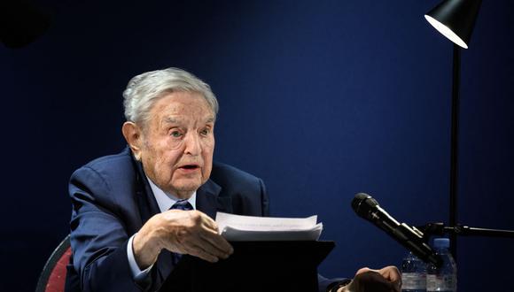 El estadounidense de 92 años comentó en una entrevista a The Wall Street Journal que su hijo Alex Soros se ha ganado el puesto de heredero. (Foto: AFP)