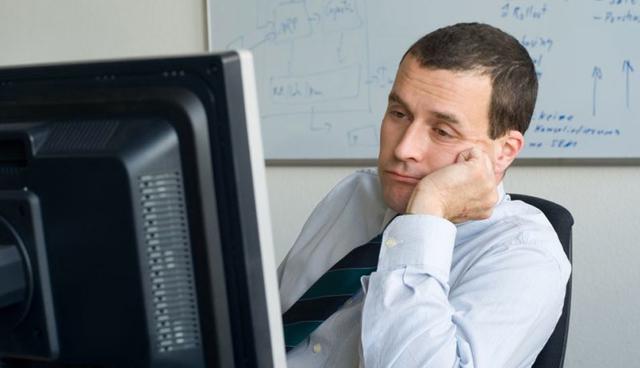 FOTO 5 | 5. Chismea. Esto destruye la moral y la dinámica de equipo, además de que crea grupitos en la empresa.