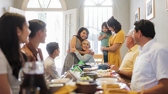 Un seguro de salud para proteger a los que tú consideres familia.