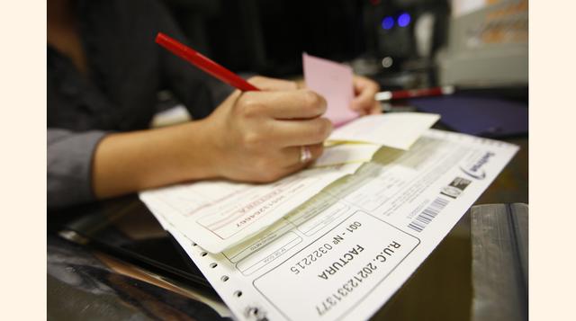 En el caso de las facturas o recibos impresos desde el 1 de enero del 2015, tendrán vigencia hasta el 31 de diciembre. Luego deberán ser cambiados por talonarios que incluyan la tercera factura. (Foto: USI)
