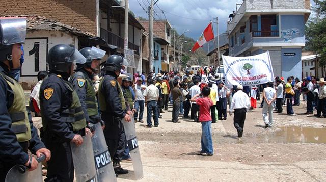 De los 83 conflictos activos en proceso de diálogo registrados durante este mes, el 89,2% (74 casos) corresponde a conflictos del tipo socioambiental.