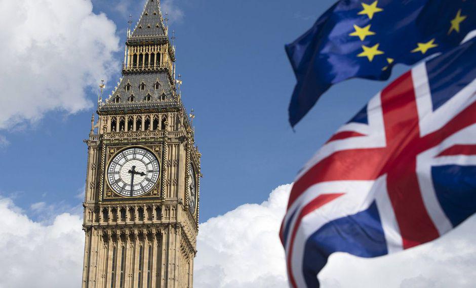 A media mañana, la libra bajaba un 0.35% a US$1.291. (Foto: EFE)