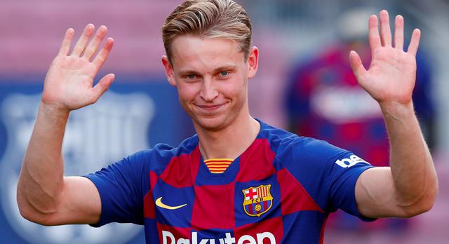 Foto 4 |
- Frenkie de Jong -
Del Ajax de Ámsterdam al FC Barcelona (US$ 84 millones). Destapado la temporada pasada con el Ajax y codiciado por muchos, Frenkie de Jong ha seguido el camino de Johan Cruyff y de otras leyendas del fútbol holandés al elegir el Barcelona. (Foto: Reuters)