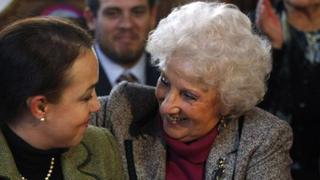 Abuelas de Plaza de Mayo anuncia restitución de nieto 121 en Argentina