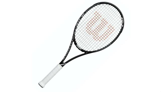 Wilson Blade Lite 101 L2-L3 |Esta raqueta es una de las más sofisticadas que tiene Wilson en su staff. Fue fabricada bajo la tecnología ‘Amplifeel’, la cual le permite al tenista tener mayor velocidad en su swing.  Su costo es de 170 dólares. (Wilson)