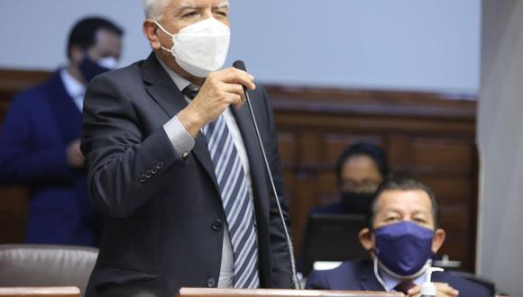 Héctor Acuña promoverá una moción de censura contra Carlos Gallardo. (Foto: Congreso)