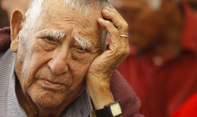 Foto 4 | Del total de hogares del país, el 24.9% tiene como jefa o jefe de hogar a una persona de 60 y más años de edad. Según sexo, existen más mujeres que hombres adultas/os mayores como cabeza de hogar. Así, del total de hogares conducidas por jefas, el 30.5% son adultas mayores y en el caso de los hogares con jefe, el 22.8% son adultos mayores. (Foto:atusaludenlinea)