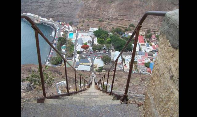 FOTO 2 | Sin embargo, el 14 de octubre el diminuto territorio británico recibirá los primeros vuelos regulares de su historia. Dos semanas más tarde, abrirá sus puertas el primer hotel de lujo de Santa Elena, una propiedad de 30 habitaciones en un trío de