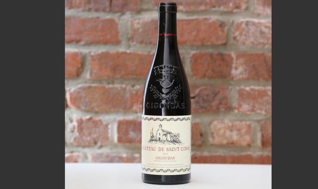 Foto 5 | Château de St.-Cosme - Gigondas 2015. El propietario y enólogo Louis Barruol, un campeón apasionado de su pueblo, informa que 2015 fue una cosecha ideal, donde la fruta era de alta calidad, incluso de las viñas más jóvenes de la finca. Produce esta salsa con un 70% de Garnacha, un 15% de Mourvèdre, un 14% de Syrah y una pizca de Cinsault. Puntuación 95 Precio US$ 43.