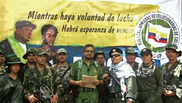 Miembros del disuelto grupo del ejército rebelde de las FARC en Colombia anuncian en 2019 que vuelven a tomar las armas junto con otros guerrilleros que se han distanciado de un acuerdo de paz firmado con el gobierno en 2016. (Foto:  AFP)