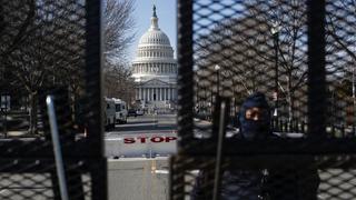 EE.UU.: hombre fuertemente armado es arrestado cerca del Capitolio