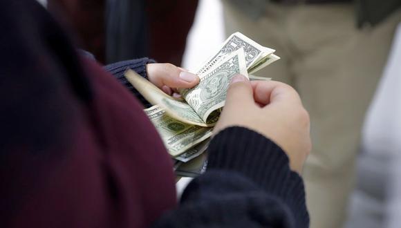 El dólar se vendía a S/ 3.610 en el mercado informal este viernes. (Foto: AFP)