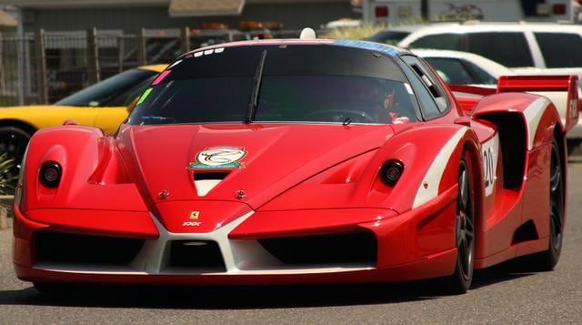 FXX: US$ 2.4 millones (2004-2007) Es uno de los últimos autos deportivos que sacó Ferrari. Durante el periodo de su fabricación, solo se hicieron 30 unidades. (foto: upload.wikimedia)