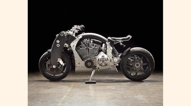 En las ruedas se usan unas llanteas ligeras de Marchesini, y el asiento monoplaza se tapiza en cuero negro grueso. El combustible se almacena en la propia barra/chasis central, al igual que el aceite. (Foto: Megaricos)