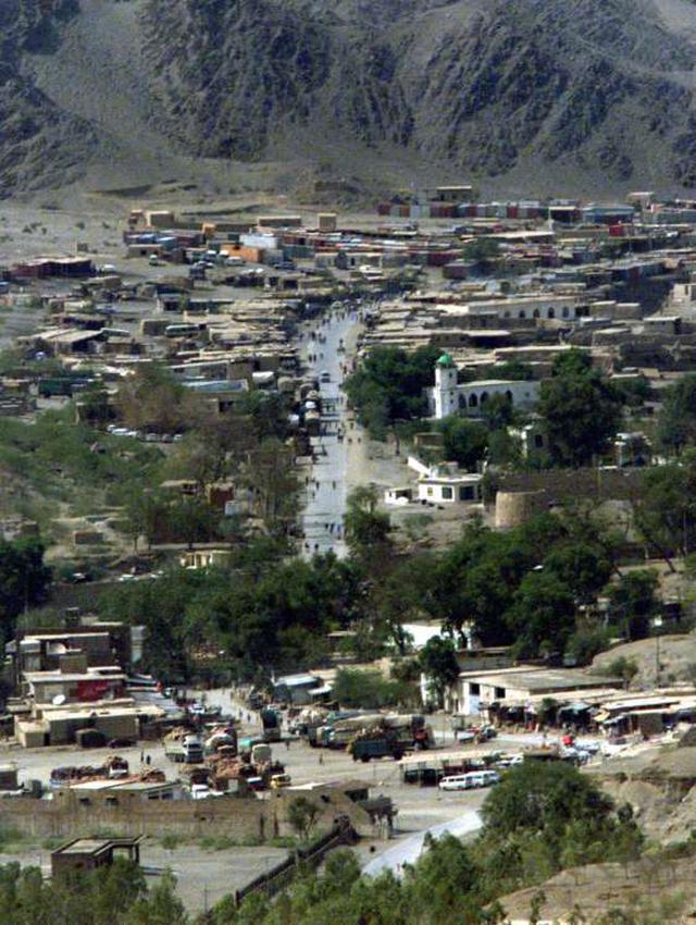 FOTO 11 | Afganistán - Pakistán, en total, son más de 2400 km de frontera. Además de grande, es peligrosa porque ambos países continúan reclamando varios territorios.