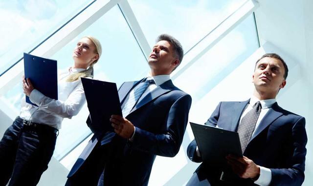 Que ejercite la independencia. Para un director es fundamental tener independencia de ideas y toma de decisiones. Este hecho cobra notoriedad en empresas familiares con directorios totalmente conformados por miembros de la familia. “Solo una de cada ocho 