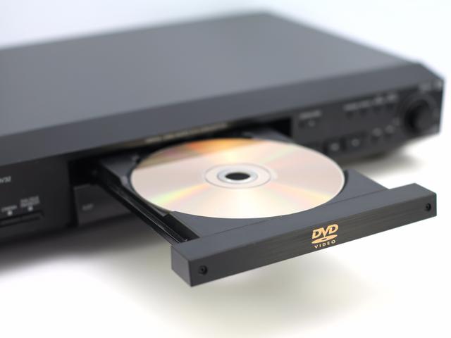 FOTO 9 | Reproductores de Dvd y Blu-Ray, los servicios de películas en 'streaming' (retransmisión) como Netflix están convirtiendo a los reproductores de DVD y Blu-ray en dispositivos que solo guardan polvo.