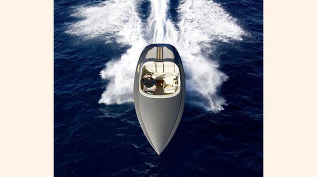 El segundo intento del fabricante alemán de automóviles se produjo en 2009, con la construcción de un concepto de catamarán de 41 metros de eslora, en combinación con Royal Falcon Fleet, una empresa con sede en Suecia. (Foto: Megaricos)