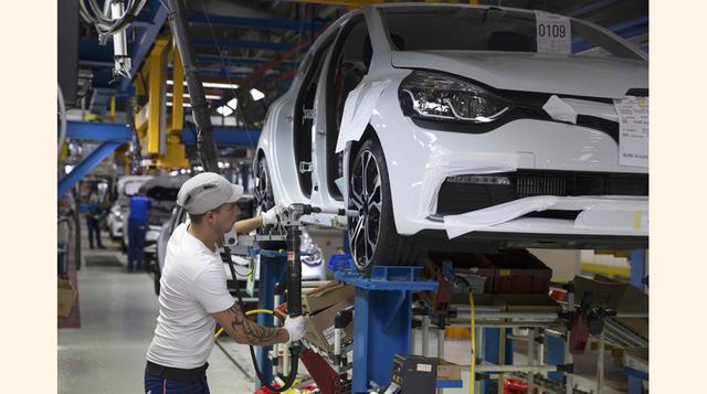 En esta planta trabajan unas 300 personas, y se prevé crear varias decenas de nuevos empleos. (Foto: Reuters)