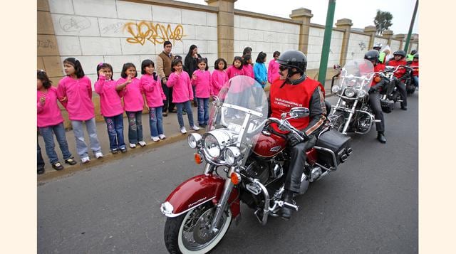 Los asistentes disfrutaron de un show musical, juegos infantiles y exposición de motocicletas antiguas. También podrán adquirir motocicletas y accesorios para practicar el motociclismo. (Foto: Wilfredo Huanachin)