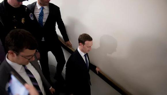 Los costos de seguridad de Zuckerberg en el 2021 superan de lejos los de sus pares cuyos datos están disponibles públicamente.