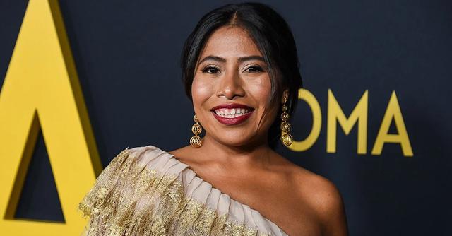 Foto 9 | La primera mujer indígena mexicana nominada a un Oscar
Yalitza Aparicio, de 26 años, se convirtió en la primera mujer indígena mexicana nominada a un Oscar. Aparicio nunca había actuado antes de ser elegida para el papel de una trabajadora doméstica en la película "Roma", usando su nueva fama adquirida como plataforma para hacer campañas por los trabajadores. (Foto: Getty)