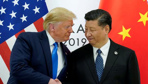 El presidente de Estados Unidos, Donald Trump, junto al presidente de China, Xi Jinping, al comienzo de su reunión bilateral en la cumbre de líderes del G20 en Osaka, Japón, el 29 de junio de 2019. REUTERS / Kevin Lamarque