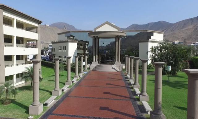 Foto 11 | Universidad De San Martín De Porres. Los recién egresados de Derecho ganan en promedio S/ 3,187. Tanto los de Lambayeque, Aqueripa y Lima.