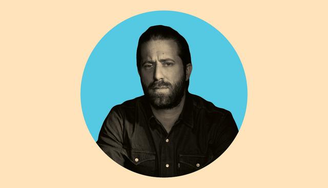 FOTO 14 | BILLY SORRENTINO

DISEÑADOR DE APPLE

Ahora diseñador de Apple.com, fue hasta hace tres años el director creativo de la revista Wired, donde recibió el máximo galardón en EE UU para un director de arte de revistas.